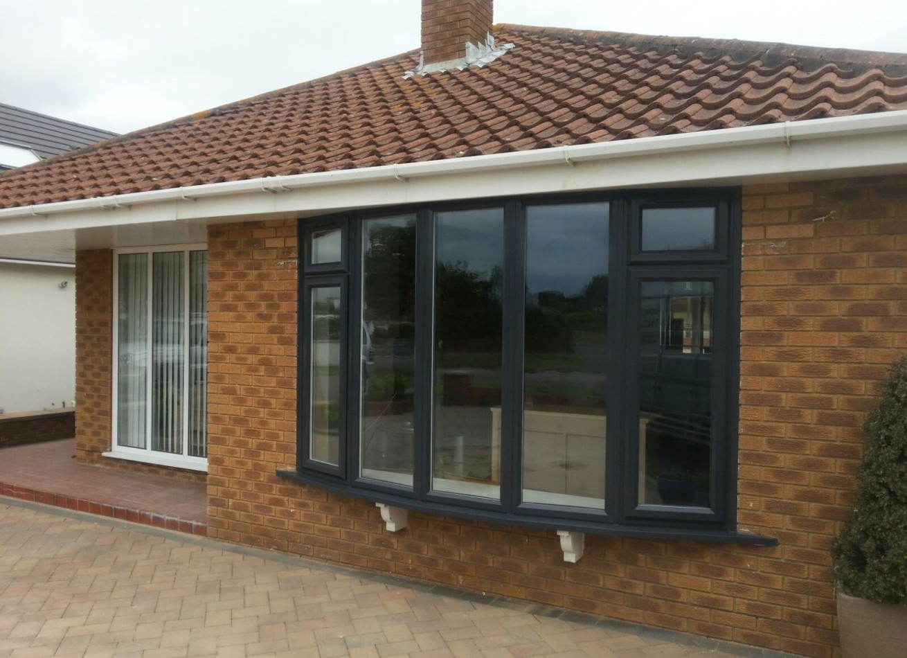 Anthracite grey bay window